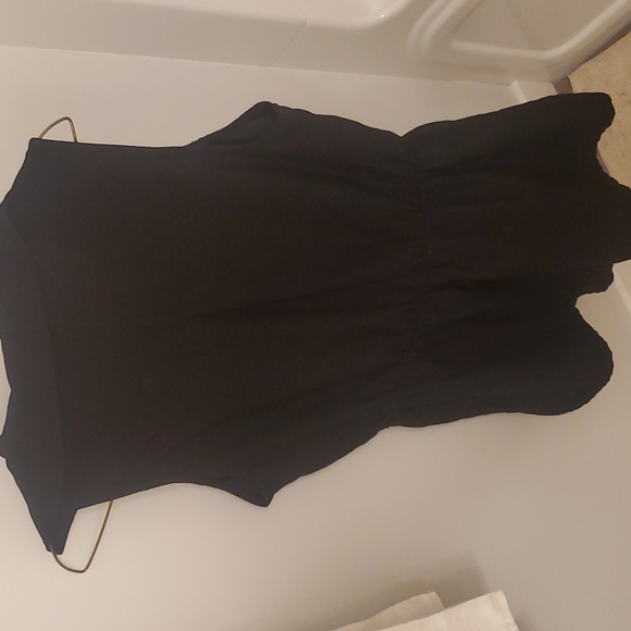 I'm selling a cute summer romper - Picture 2 of 2